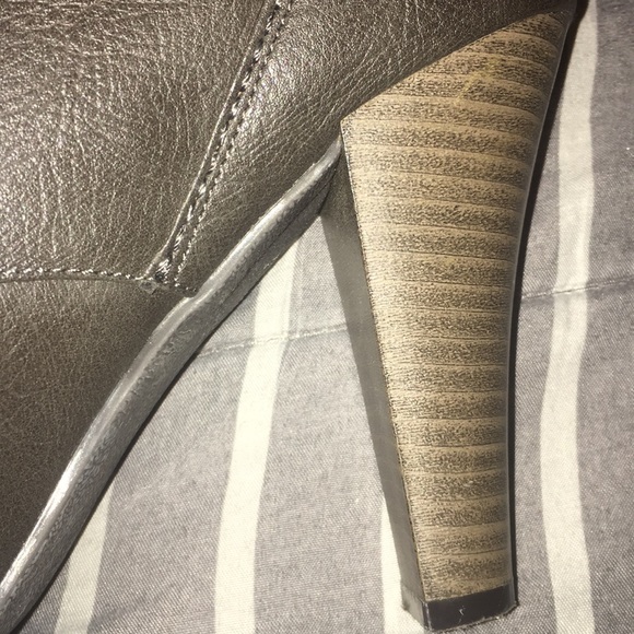 Heels - Picture 3 of 5